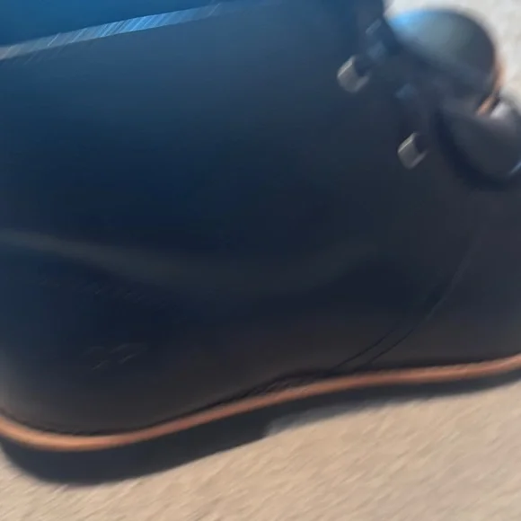 UGG Classic Black Leather Men's Shoes - Picture 6 of 10